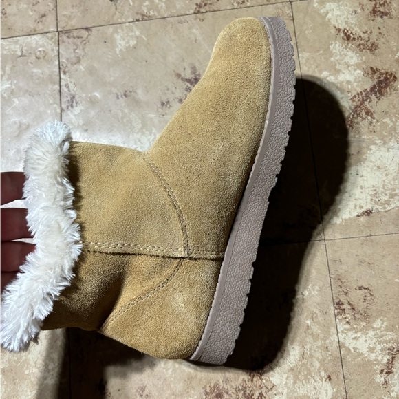 Woman’s size 7 boots - Picture 6 of 11